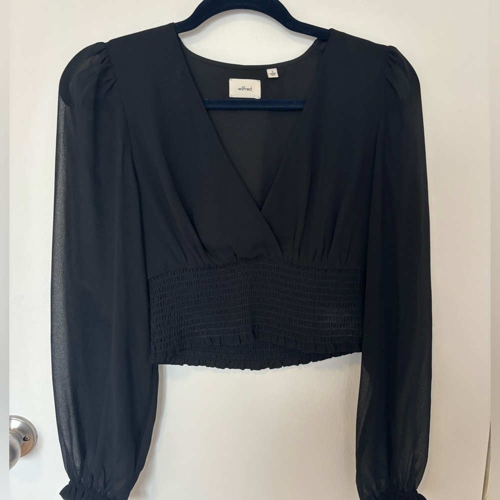 NWOT Aritzia Going out top
